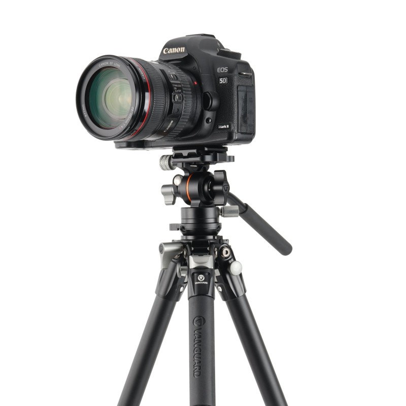 Vanguard Alta Pro 3VLT 235AV12 - Trípode de vídeo compacto de aluminio, rótula Veo PV-12